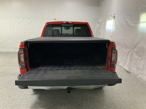 Used 2018 GMC Sierra 1500 SLT AWD/4WD image 9