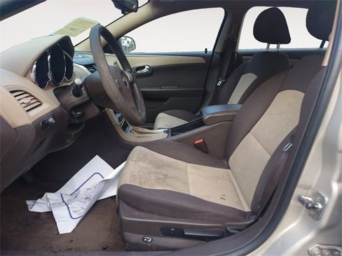 Used 2010 Chevrolet Malibu LS image 9