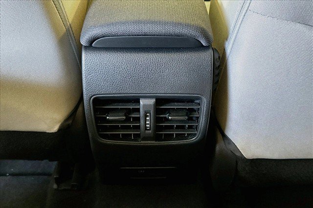 Used 2022 Toyota Corolla Cross LE AWD/4WD image 23