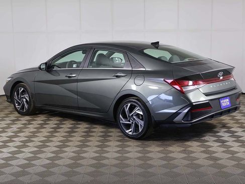 Certified 2025 Hyundai Elantra SEL FWD image 10