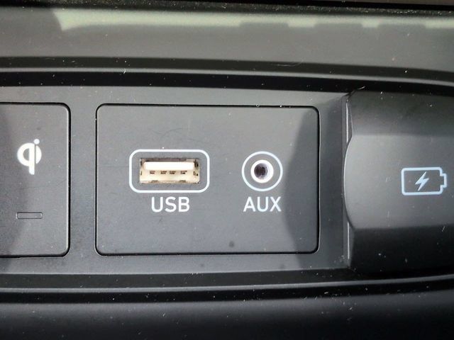 Used 2020 Hyundai Santa Fe SEL FWD image 24