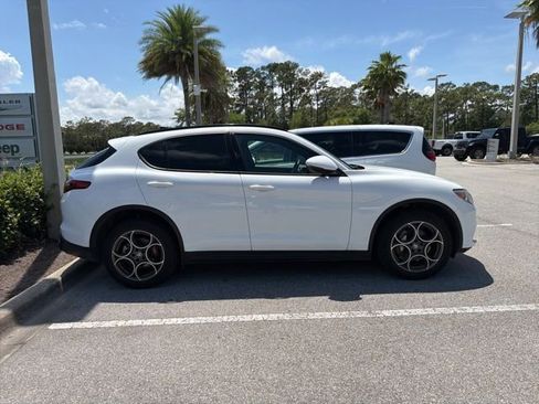 Used 2022 Alfa Romeo Stelvio Sprint AWD/4WD image 2