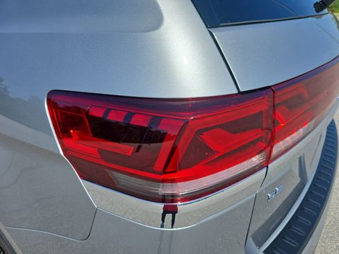 New 2026 Volkswagen Atlas SE image 30