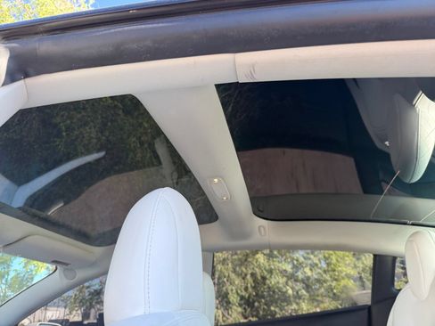 Used 2022 Tesla Model 3 Long Range AWD/4WD image 27