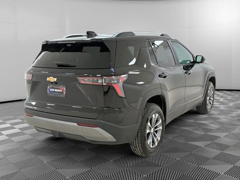 Used 2025 Chevrolet Equinox LT w/ Convenience Package II image 3