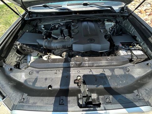 Used 2012 Toyota 4Runner SR5 AWD/4WD image 34