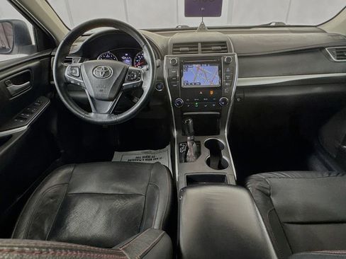 Used 2015 Toyota Camry image 26