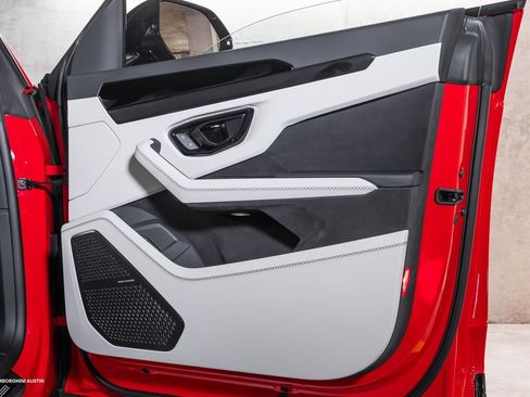 New 2025 Lamborghini Urus SE image 43