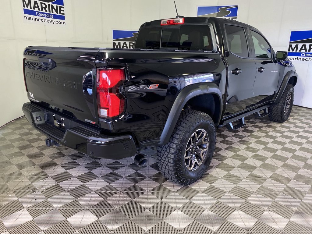 Used 2026 Chevrolet Colorado ZR2 w/ Technology Package AWD/4WD image 13