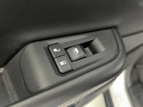 Used 2025 Jeep Grand Cherokee Altitude AWD/4WD image 20