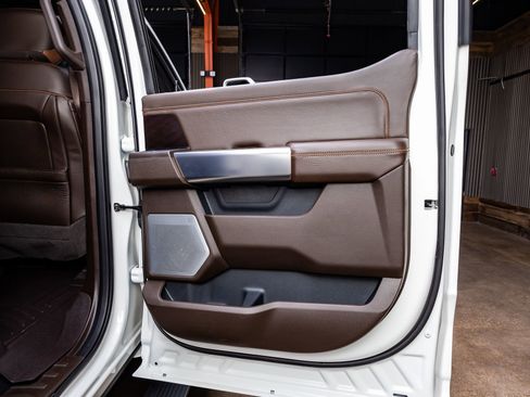 Used 2024 Ford F250 King Ranch w/ Chrome Package image 38