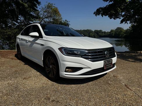 Used 2019 Volkswagen Jetta SEL Premium FWD image 1