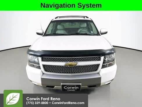Used 2011 Chevrolet Avalanche LT w/ Suspension Package, Off-Road AWD/4WD image 2