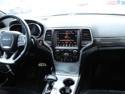 Used 2015 Jeep Grand Cherokee SRT w/ Luxury Group II AWD/4WD image 20