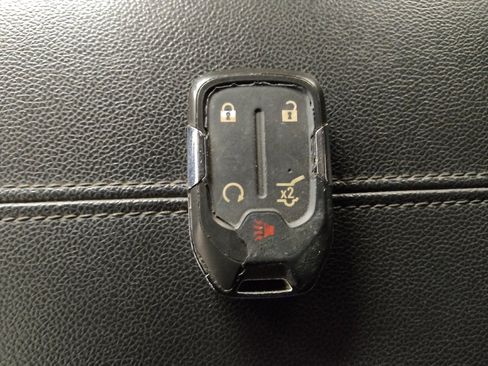 Used 2021 GMC Terrain SLT image 32