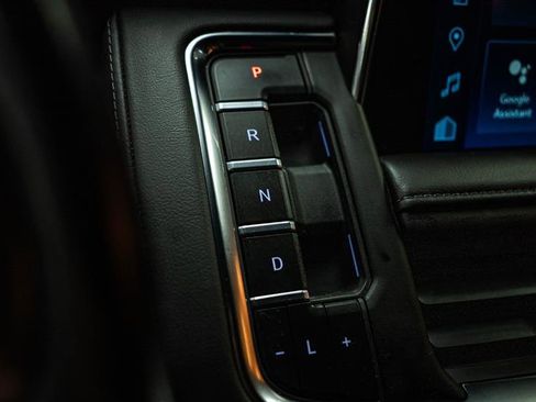 Used 2023 Chevrolet Tahoe Z71 w/ Luxury Package image 22