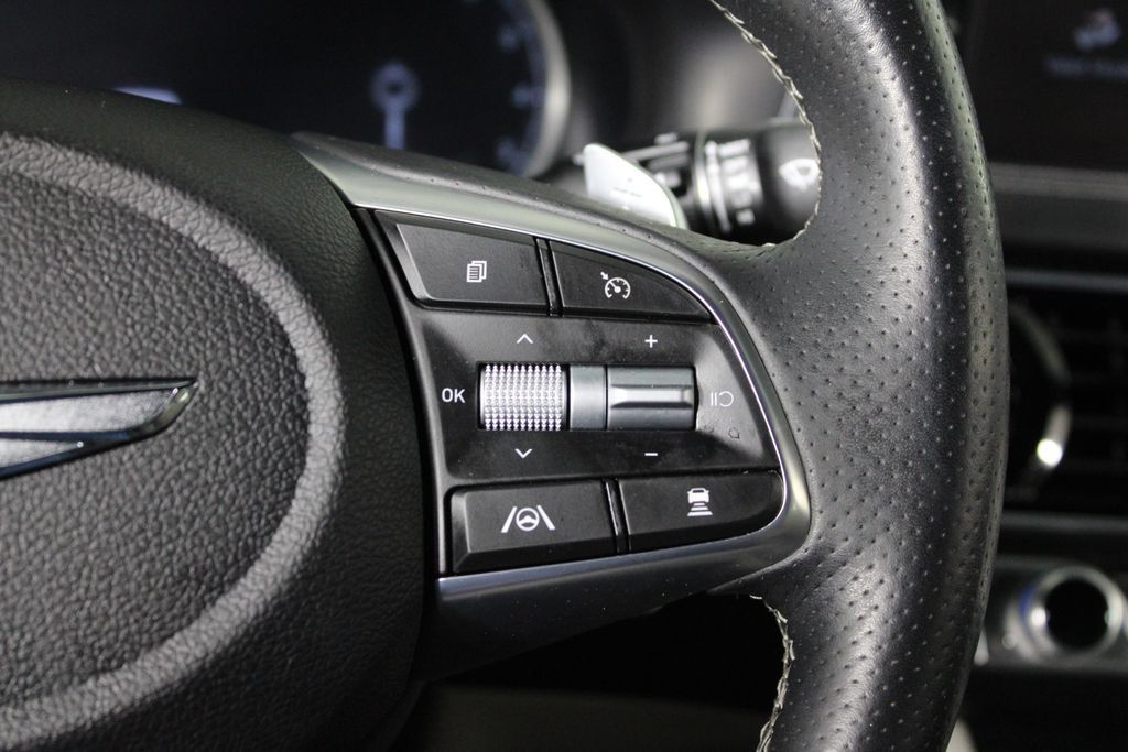 Used 2023 Genesis G70 2.0T RWD image 26