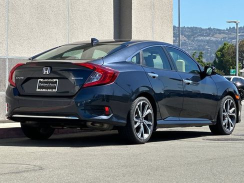 Used 2021 Honda Civic Touring image 4