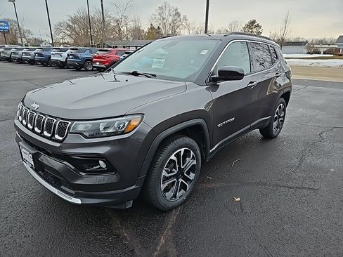 Used 2024 Jeep Compass Limited AWD/4WD image 8