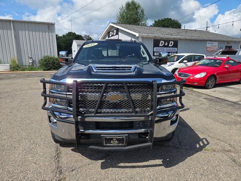 Used 2017 Chevrolet Silverado 2500 LTZ w/ Duramax Plus Package AWD/4WD image 3