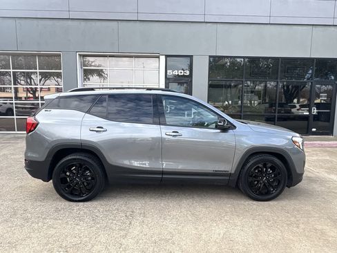 Used 2021 GMC Terrain SLT w/ Elevation Edition image 23