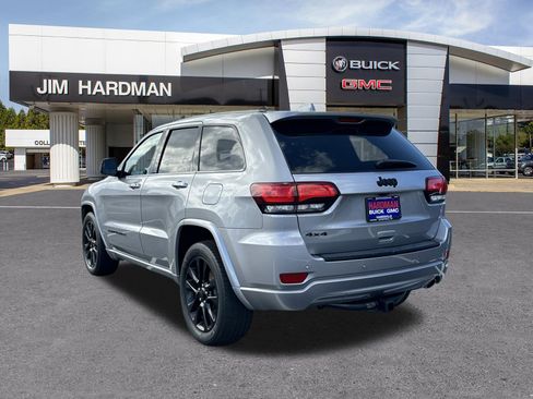 Used 2017 Jeep Grand Cherokee Altitude image 5