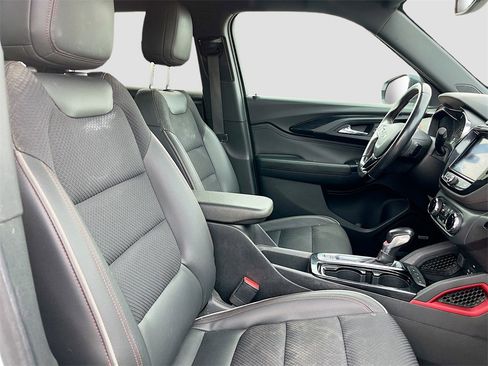 Used 2021 Chevrolet TrailBlazer RS w/ Technology Package image 27