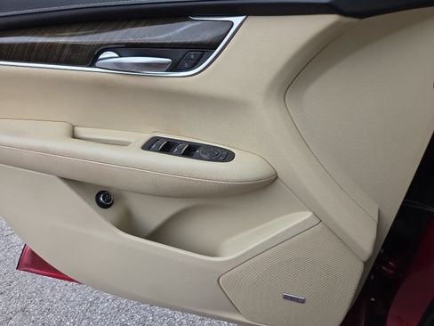 Used 2019 Cadillac XT5 FWD image 25
