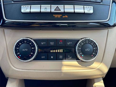 Used 2018 Mercedes-Benz GLE 350 w/ Premium 1 Package image 17