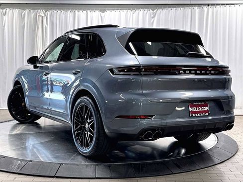 New 2026 Porsche Cayenne AWD/4WD image 3