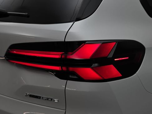 New 2026 BMW X5 xDrive50e w/ M Sport Package image 33