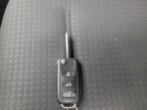 Used 2015 Volkswagen Jetta SE FWD image 32