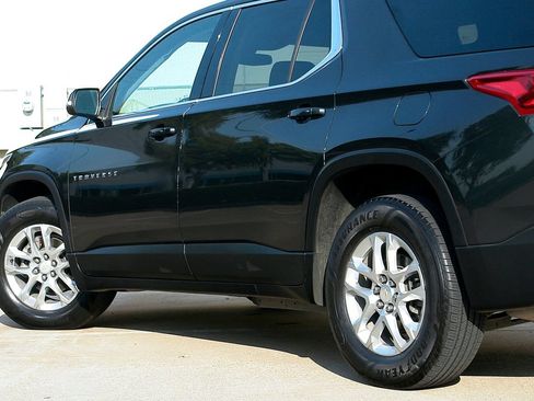 Used 2021 Chevrolet Traverse LT AWD/4WD image 35