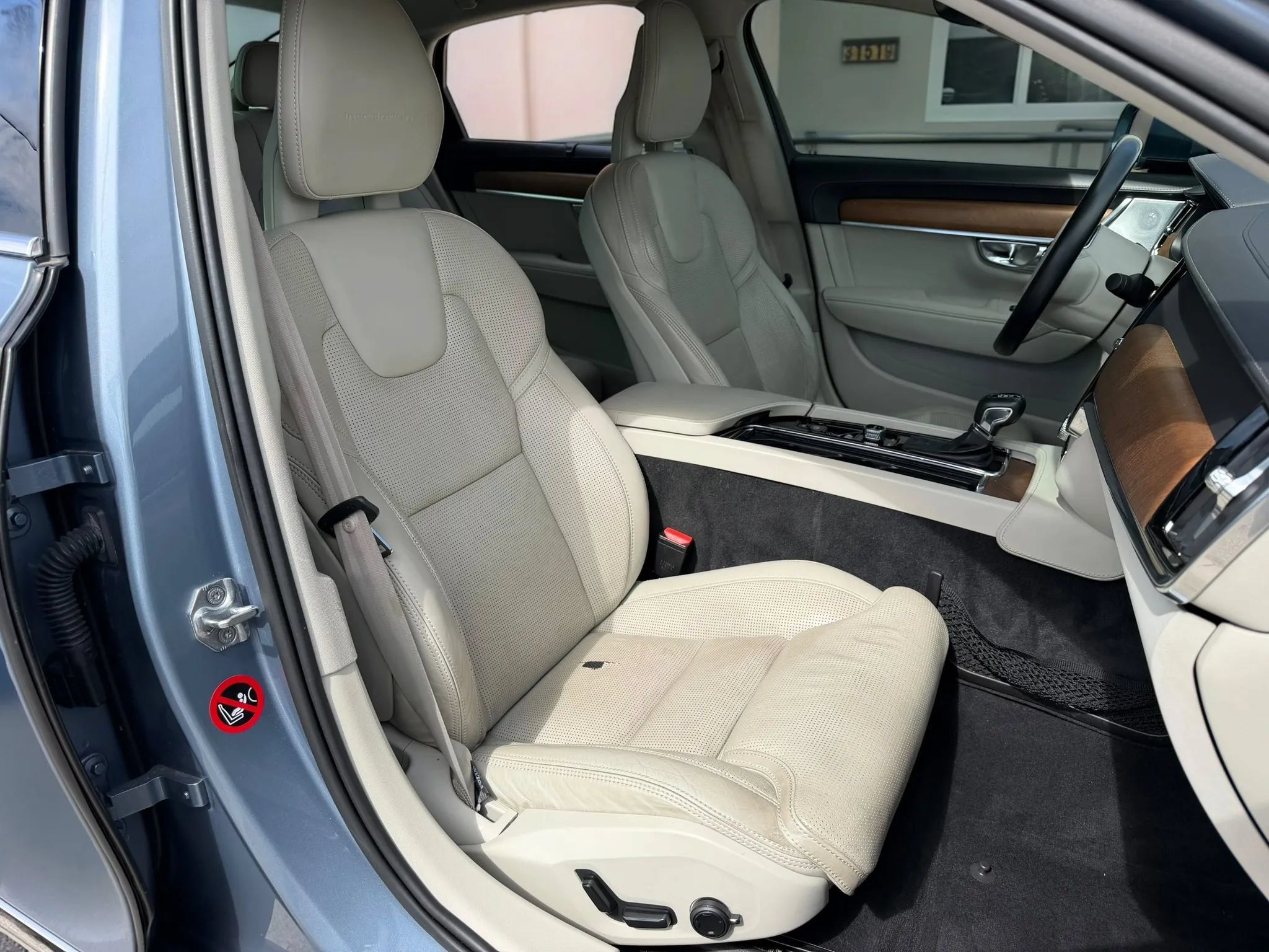 Used 2017 Volvo S90 T5 Inscription w/ Vision Package FWD image 25