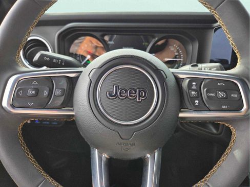 Used 2024 Jeep Wrangler High Altitude AWD/4WD image 34