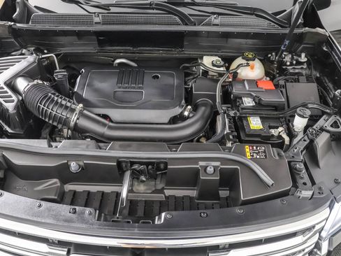 Certified 2023 GMC Acadia SLE w/ LPO, Floor Liner Package image 53