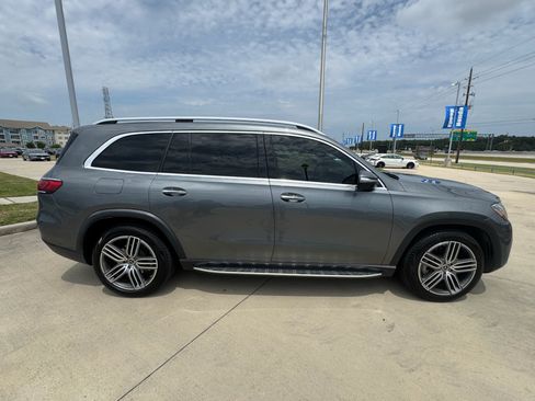 Used 2023 Mercedes-Benz GLS 450 4MATIC image 9