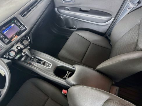 Used 2018 Honda HR-V LX image 26