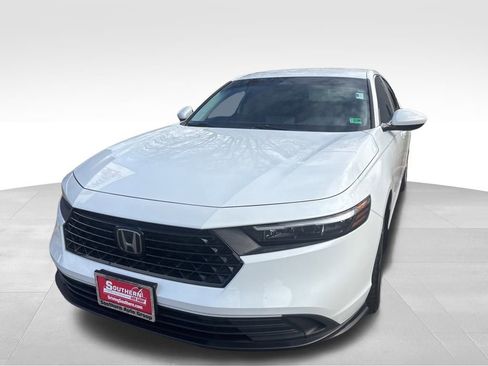 Used 2023 Honda Accord LX image 3