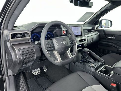Used 2025 Toyota Tacoma TRD Sport image 10