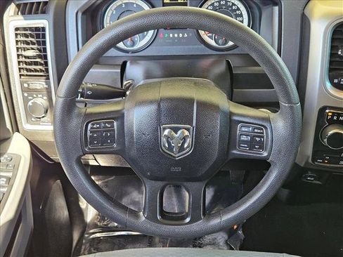 Used 2019 RAM 1500 Classic SLT AWD/4WD image 14