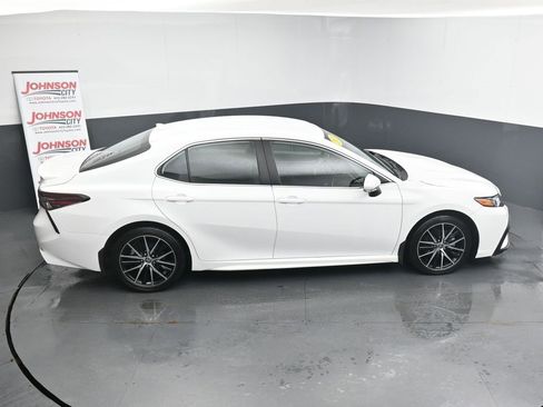 Used 2023 Toyota Camry SE image 31