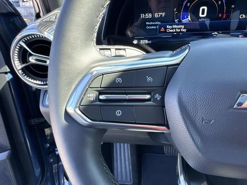 Used 2026 Chevrolet Equinox LT image 22