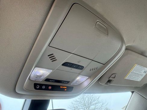 Used 2018 Buick Enclave Essence image 34