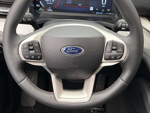 New 2026 Ford Explorer Active w/ Active Comfort Package AWD/4WD image 15