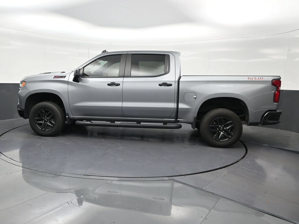 Used 2024 Chevrolet Silverado 1500 LT Trail Boss w/ Convenience Package II AWD/4WD image 2