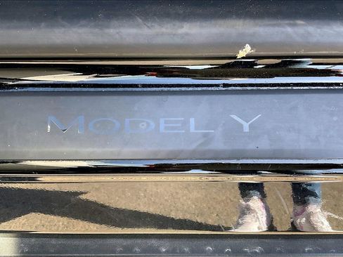 Used 2023 Tesla Model Y Performance AWD/4WD image 4