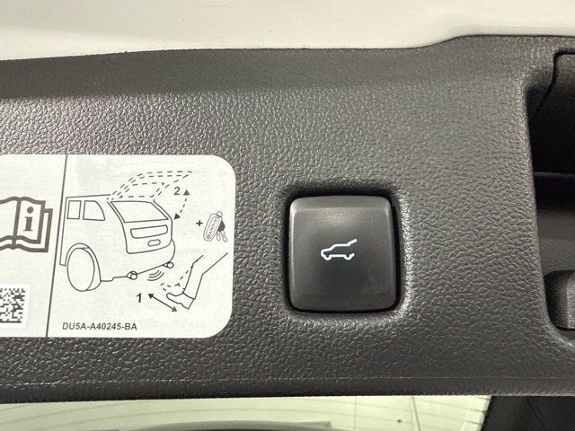 Used 2020 Ford Escape SEL FWD image 12