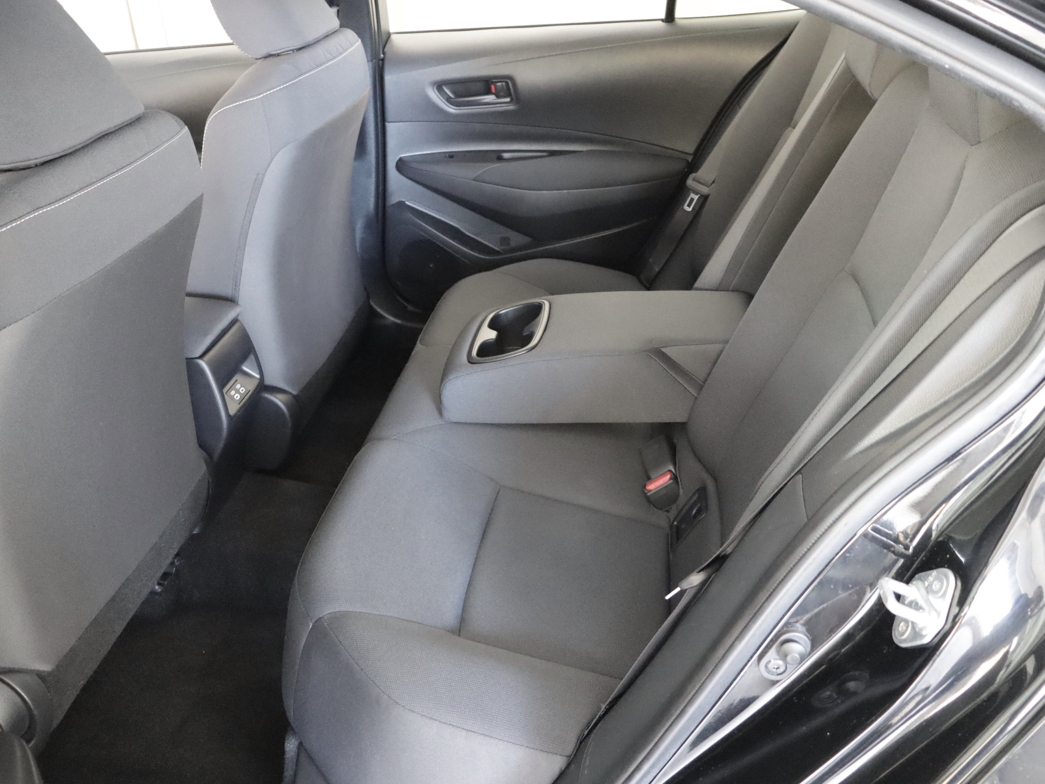 Used 2023 Toyota Corolla LE w/ Carpet Mat Package (TMS) FWD image 8