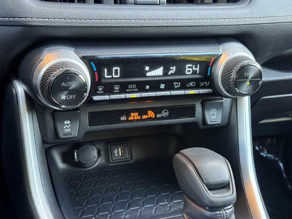 Used 2024 Toyota RAV4 XLE FWD image 26